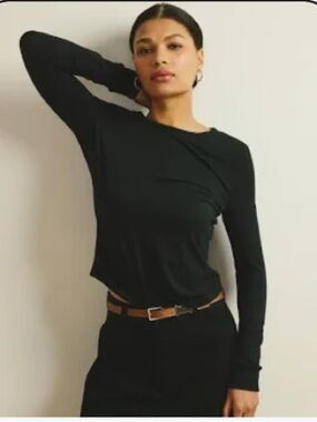 Universal Standard Black Long-Sleeve Crew Neck Tee